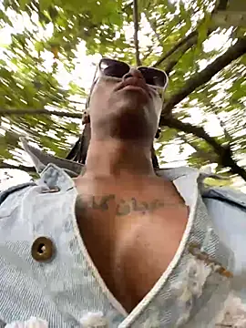 sweetsarabig22cm online show from March 5, 10:43 pm