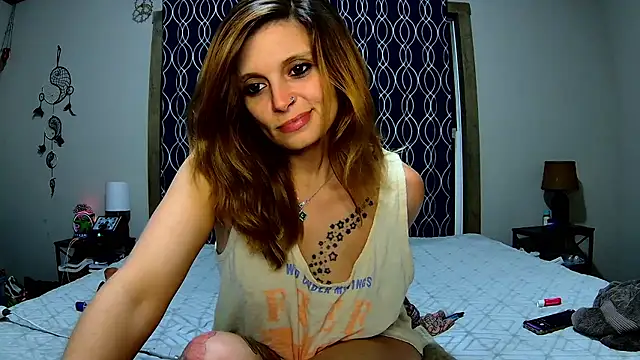 Snapshot of ZeelaXoXo chatting on December 3, 5:53 am ZeelaXoXo online show from December 3, 5:53 am