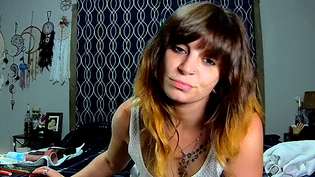 Snapshot of ZeelaXoXo chatting on October 10, 4:44 am ZeelaXoXo online show from October 10, 4:44 am