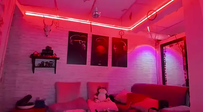 Kimmymadison- online show from January 13, 8:48 pm