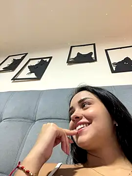 Kimmymadison- online show from September 18, 4:03 am