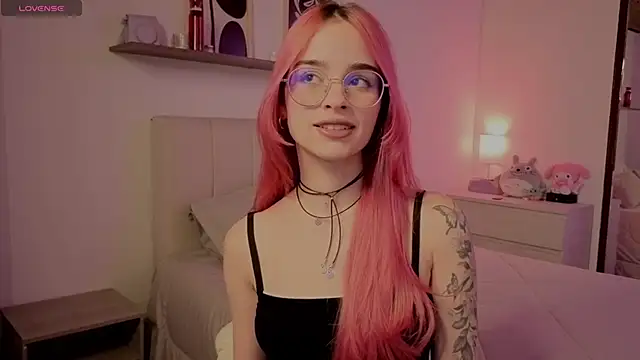 Roxxy mora online show from December 2, 11:45 pm