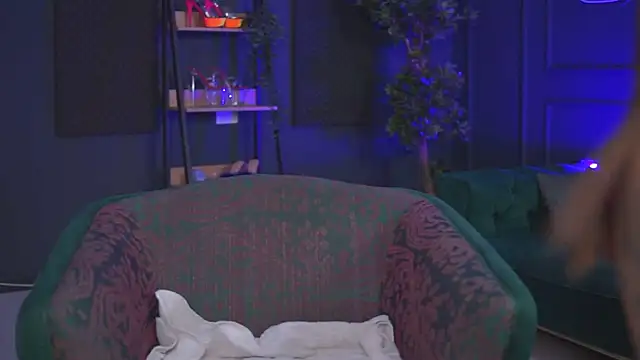 RaquelleVon online show from February 20, 7:41 pm