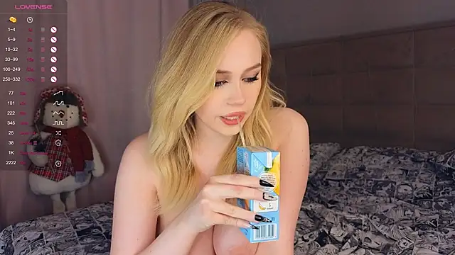 Snapshot of AsteriaHamel chatting on January 28, 4:19 pm AsteriaHamel online show from January 28, 4:19 pm