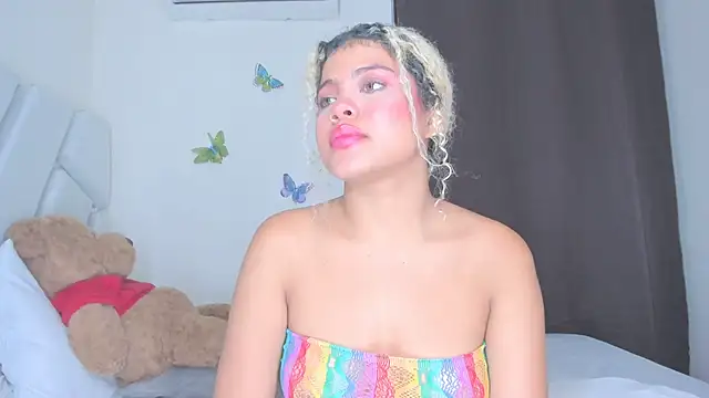 sofiacastillo01 online show from April 7, 6:14 am