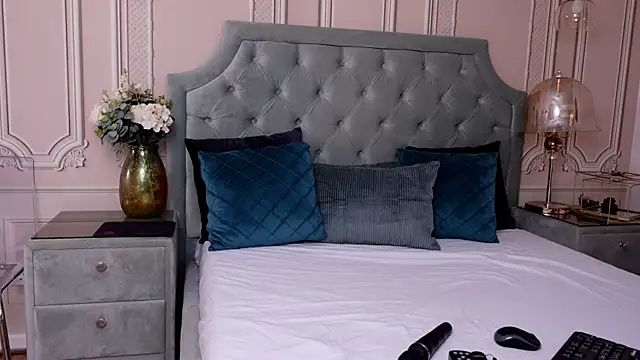 LucyAddison online show from February 6, 3:59 am