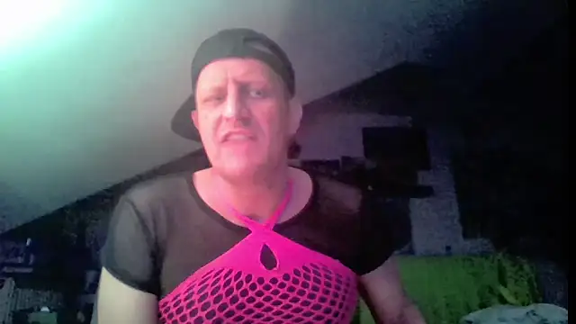 Snapshot of Bigthroaterboy chatting on June 14, 2:24 am Bigthroaterboy online show from June 14, 2:24 am