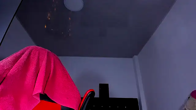 kerlysmith 24 online show from January 11, 9:25 pm