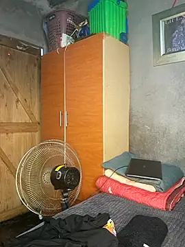 Snapshot of Petrossa chatting on June 25, 9:14 am Petrossa online show from June 25, 9:14 am