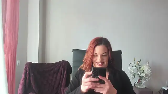 LilliLowexox online show from February 9, 10:08 am