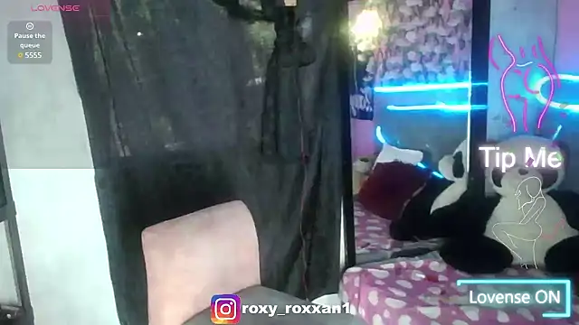 roxy roxxan online show from March 15, 1:07 pm