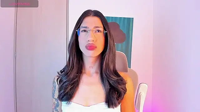 sofiaa grey  online show from February 25, 2:05 pm