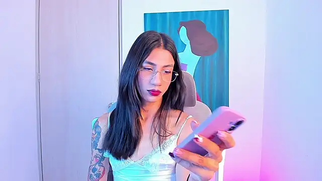 Snapshot of sofiaa_grey_ chatting on April 22, 3:02 pm sofiaa grey online show from April 22, 3:02 pm