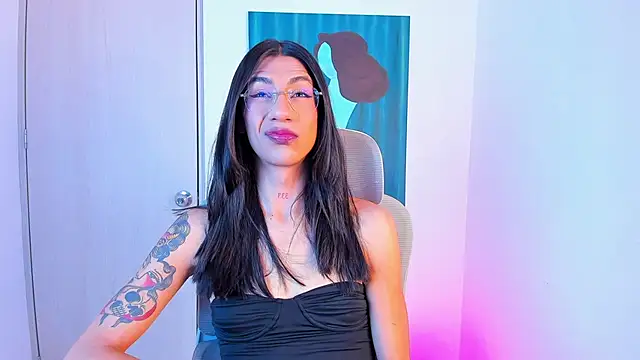 Snapshot of sofiaa_grey_ chatting on April 24, 12:40 pm sofiaa grey online show from April 24, 12:40 pm