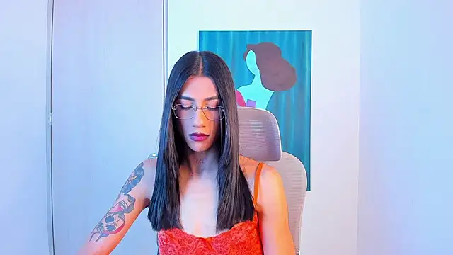 Snapshot of sofiaa_grey_ chatting on May 5, 2:47 pm sofiaa grey online show from May 5, 2:47 pm