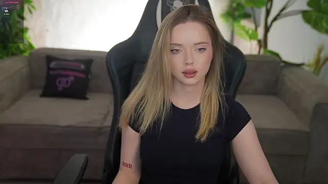 Cassy-Celestial  online show from February 19, 8:32 am