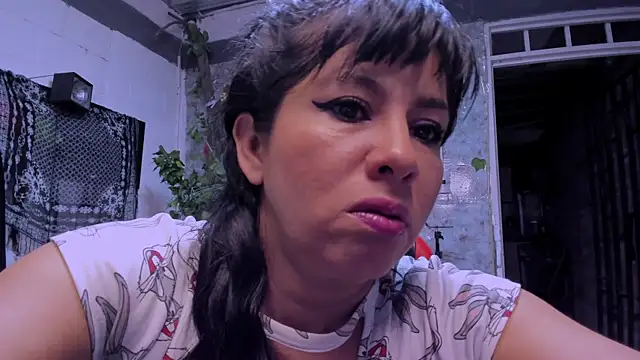 Snapshot of Erlinda-engel chatting on January 23, 11:37 am Erlinda-engel online show from January 23, 11:37 am