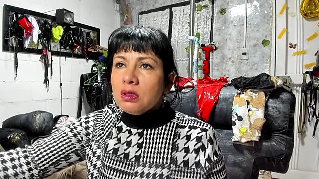 Snapshot of Erlinda-engel chatting on September 22, 12:07 pm Erlinda-engel online show from September 22, 12:07 pm