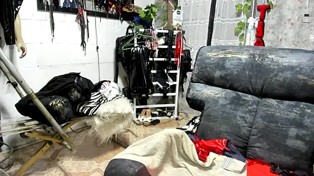 Snapshot of Erlinda-engel chatting on September 23, 12:30 pm Erlinda-engel online show from September 23, 12:30 pm