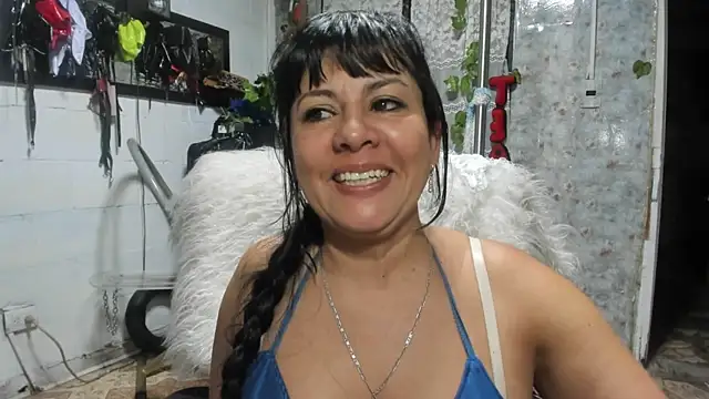 Snapshot of Erlinda-engel chatting on October 1, 12:11 pm Erlinda-engel online show from October 1, 12:11 pm