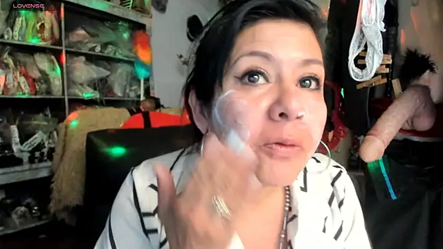 Snapshot of Erlinda-engel chatting on May 24, 1:05 pm Erlinda-engel online show from May 24, 1:05 pm
