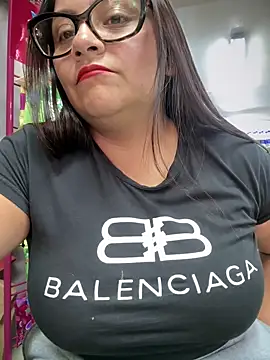 Sol biglips online show from December 15, 9:09 pm