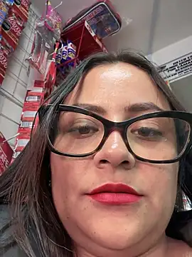 Snapshot of Sol_biglips chatting on January 19, 8:19 pm Sol biglips online show from January 19, 8:19 pm