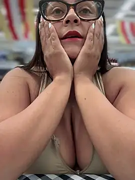 Snapshot of Sol_biglips chatting on February 12, 1:59 pm Sol biglips online show from February 12, 1:59 pm