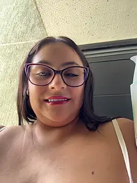 Snapshot of Sol_biglips chatting on April 29, 5:30 pm Sol biglips online show from April 29, 5:30 pm