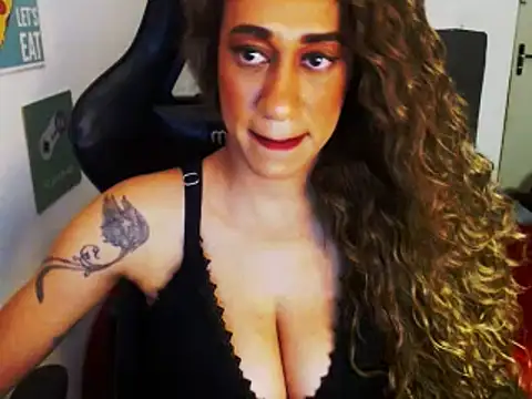 Snapshot of gauchinhaG chatting on December 2, 2:19 pm gauchinhaG online show from December 2, 2:19 pm