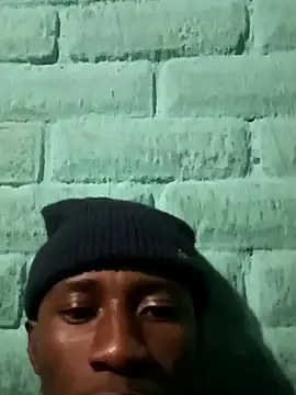 HandsomeBuoyy21 online show from April 6, 10:11 pm