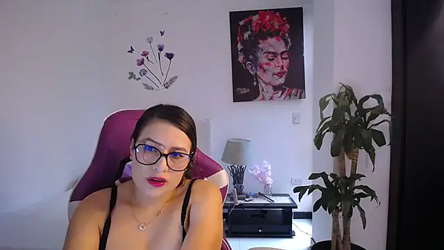 esmeraldaa230 online show from February 21, 6:53 pm