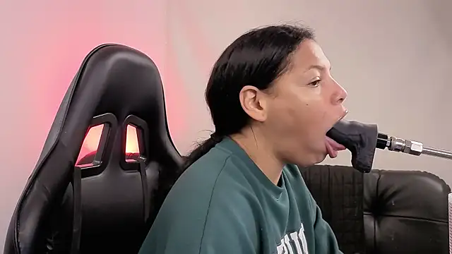 Snapshot of Anabel693 chatting on December 19, 8:49 pm Anabel693 online show from December 19, 8:49 pm