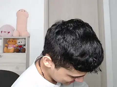 kaiine190 online show from December 1, 1:05 pm