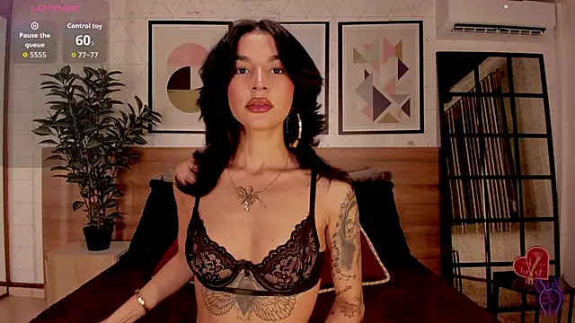 LunaRuso online show from October 29, 8:10 pm