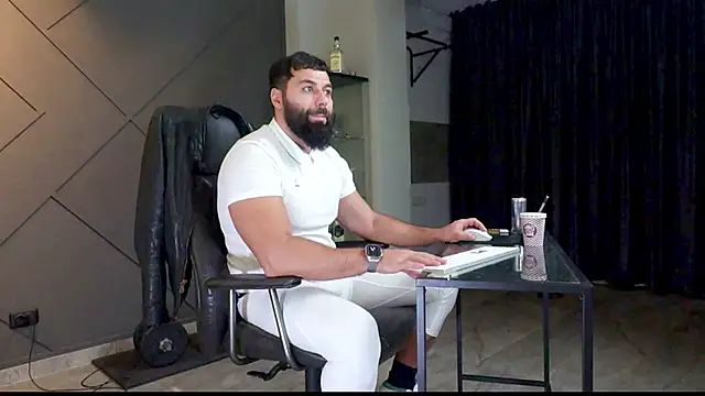 mattmasterss online show from January 4, 5:37 am