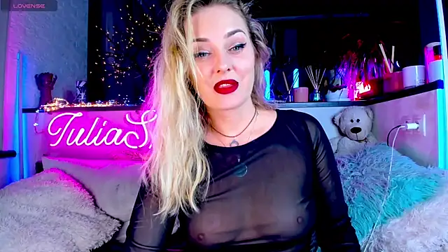  JuliaSpace  online show from January 17, 6:54 pm