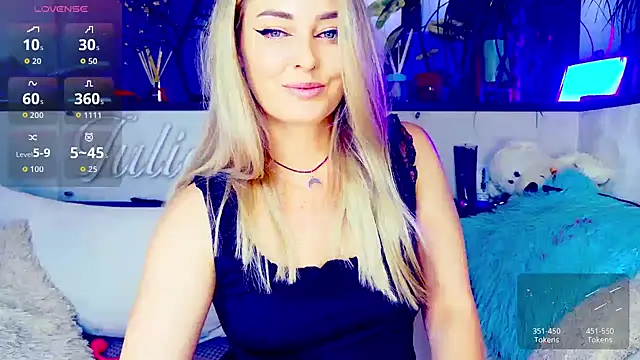  JuliaSpace  online show from October 12, 5:12 pm