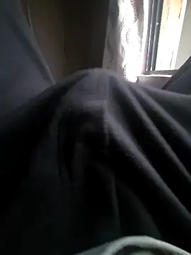 Snapshot of Yours1311 chatting on October 30, 12:06 pm Yours1311 online show from October 30, 12:06 pm