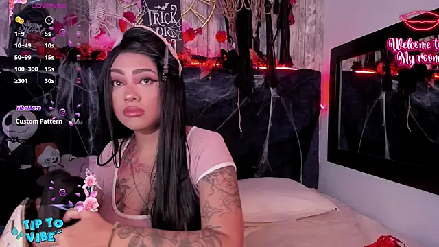 Neko Misaki online show from November 1, 11:45 am