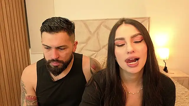 Snapshot of teseo_and_afroditha_ chatting on December 5, 5:27 am teseo and afroditha online show from December 5, 5:27 am