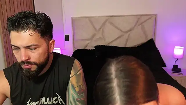 Snapshot of teseo_and_afroditha_ chatting on February 19, 3:13 am teseo and afroditha online show from February 19, 3:13 am