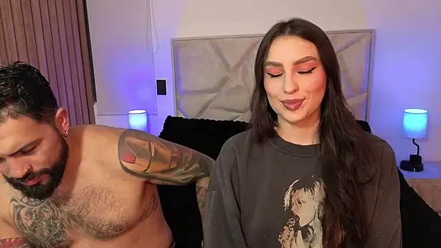 Snapshot of teseo_and_afroditha_ chatting on February 20, 4:53 am teseo and afroditha online show from February 20, 4:53 am