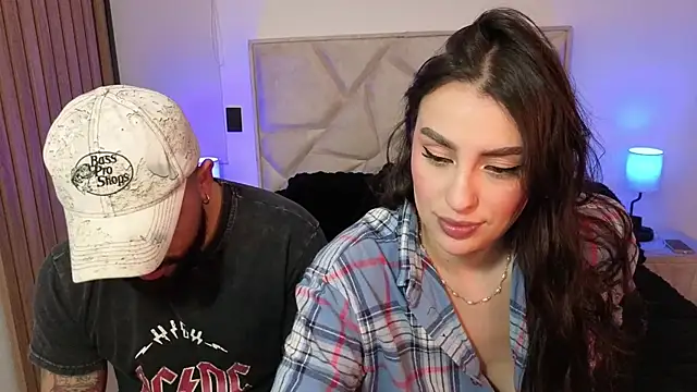 Snapshot of teseo_and_afroditha_ chatting on February 28, 3:29 am teseo and afroditha online show from February 28, 3:29 am