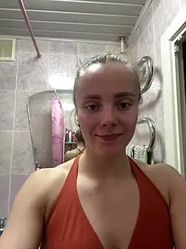 Snapshot of AlisaKissss chatting on December 28, 8:15 pm AlisaKissss online show from December 28, 8:15 pm