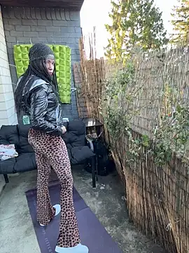 Shantel-Olivia online show from December 15, 8:40 am