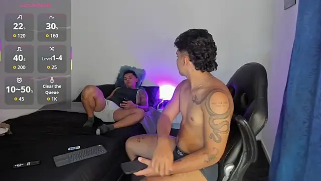 Snapshot of valentino_santoss chatting on February 21, 5:25 pm valentino santoss online show from February 21, 5:25 pm