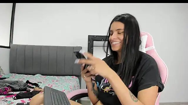 Snapshot of _elektrah chatting on February 16, 9:59 pm  elektrah online show from February 16, 9:59 pm