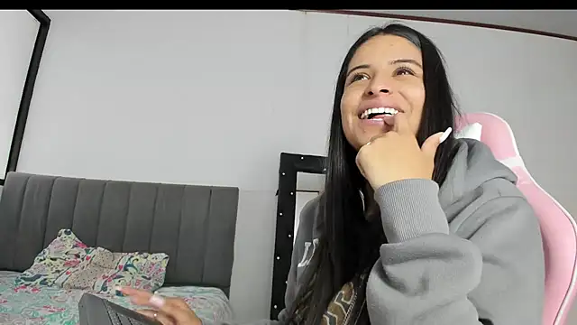 Snapshot of _elektrah chatting on February 19, 5:38 pm  elektrah online show from February 19, 5:38 pm