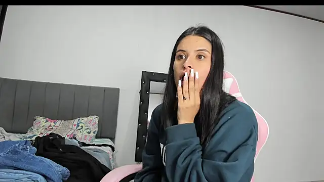 Snapshot of _elektrah chatting on February 20, 12:52 am  elektrah online show from February 20, 12:52 am